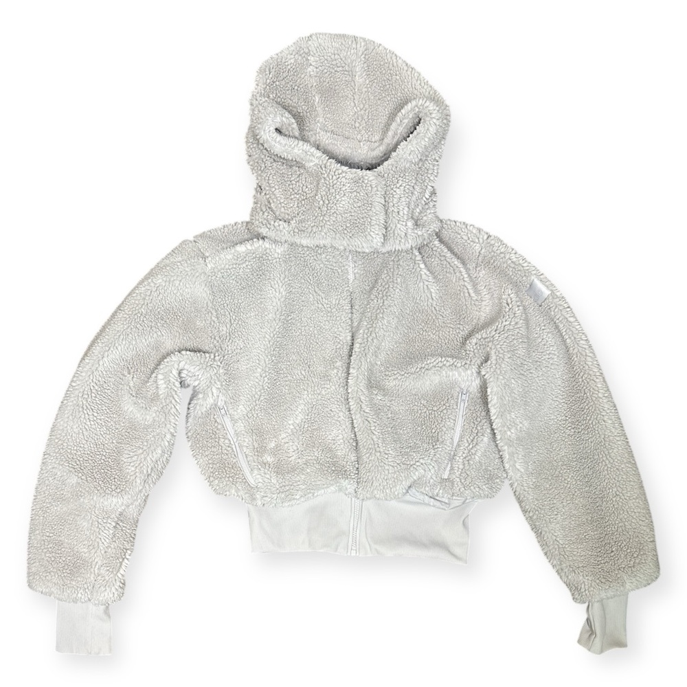 ALO Yoga Foxy Sherpa Jacket in Dove Grey